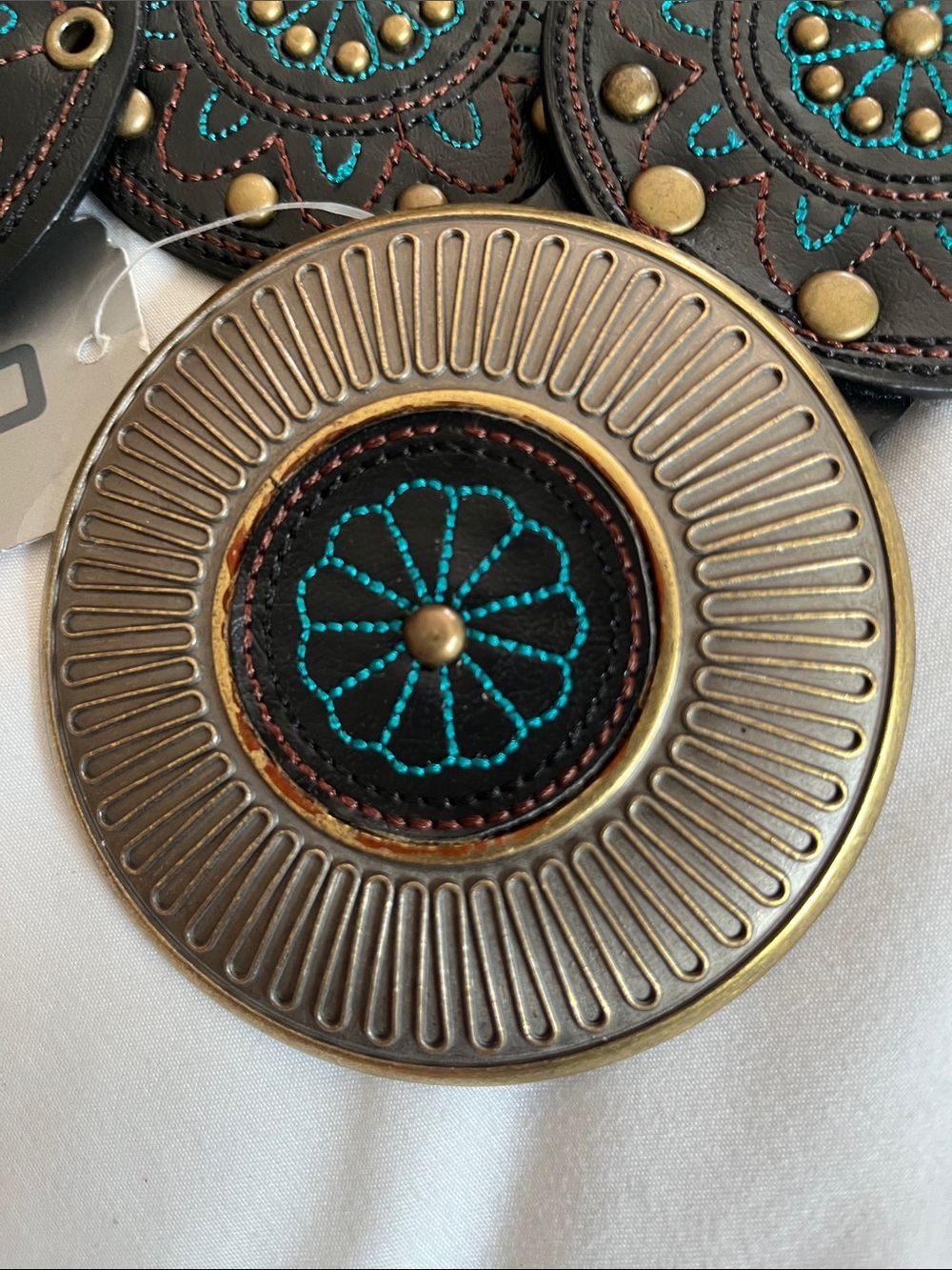 Chico’s VTG  NWT Mesa slouch belt black teal leather conchos brass round buckle - Picture 4 of 11